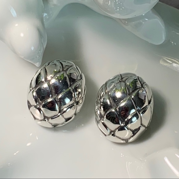 Zina Jewelry - Beautiful vintage Zina 925 sterling silver clip earrings.  Excellent condition.